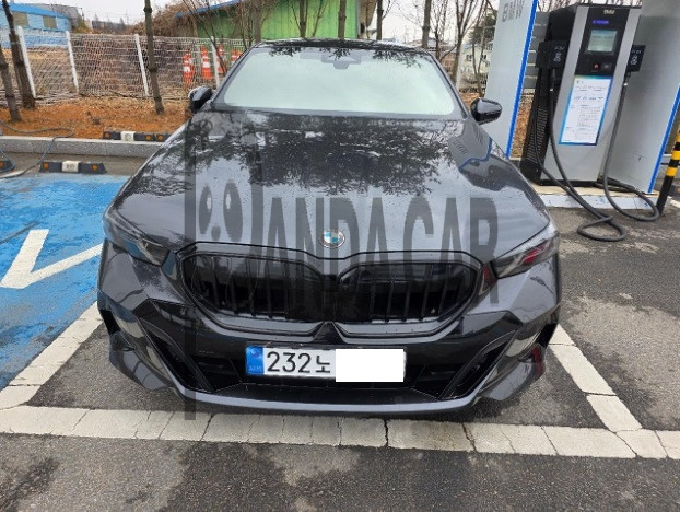2026 BMW 520i, photograph 1