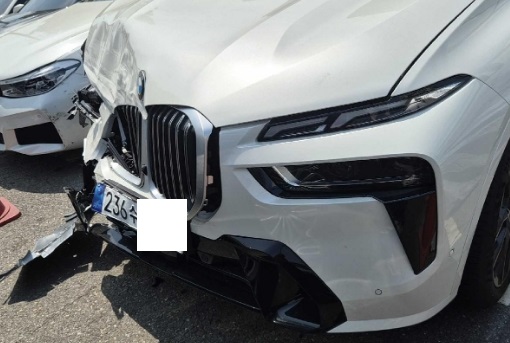 2025 BMW X7 xDrive40i, photograph 7