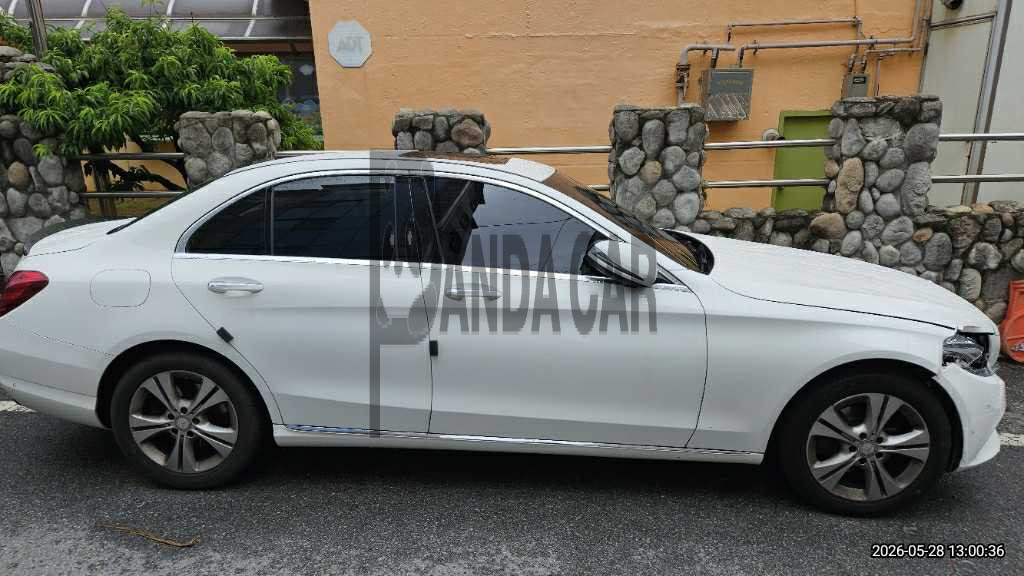 2017 Mercedes-Benz C220 d 4Matic, photograph 4