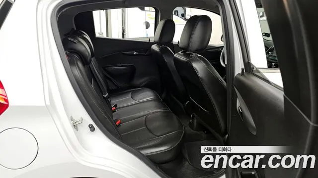 2017 ChevroletGMDaewoo Spark LT, photograph 1