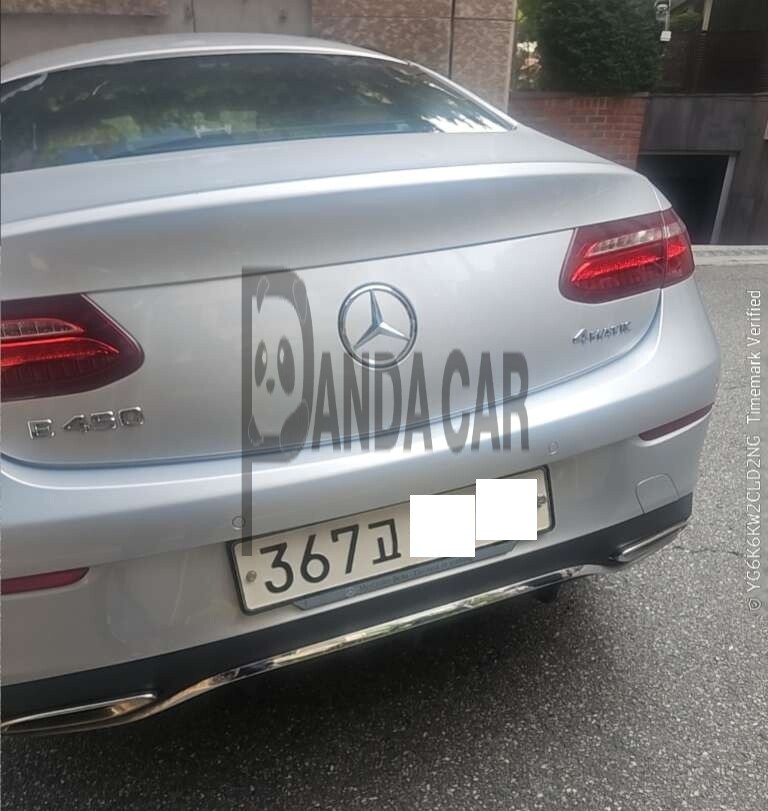 2019 Mercedes-Benz E450 4Matic Coupe, photograph 3