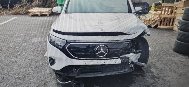 2022 Mercedes-Benz EQB300 4MATIC, photograph 1