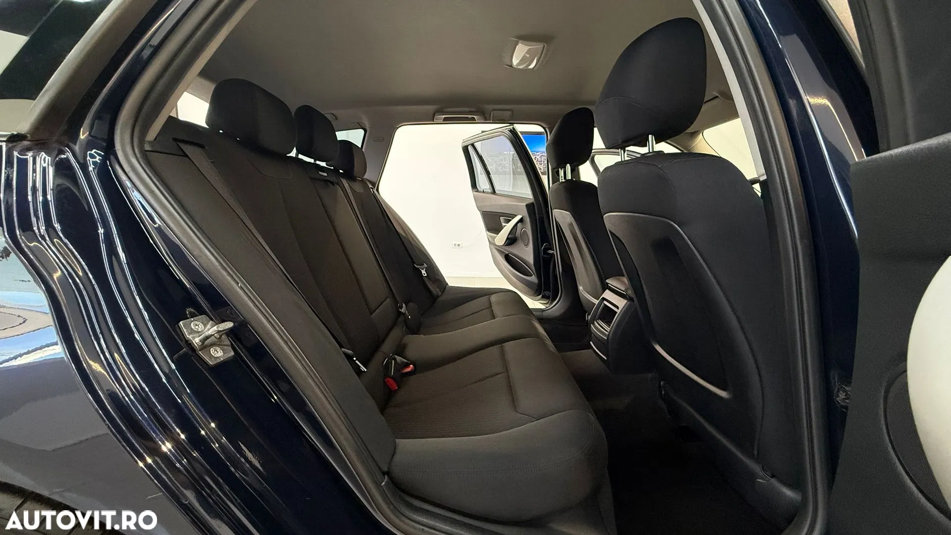 2013 BMW Seria 3 318d, photograph 8