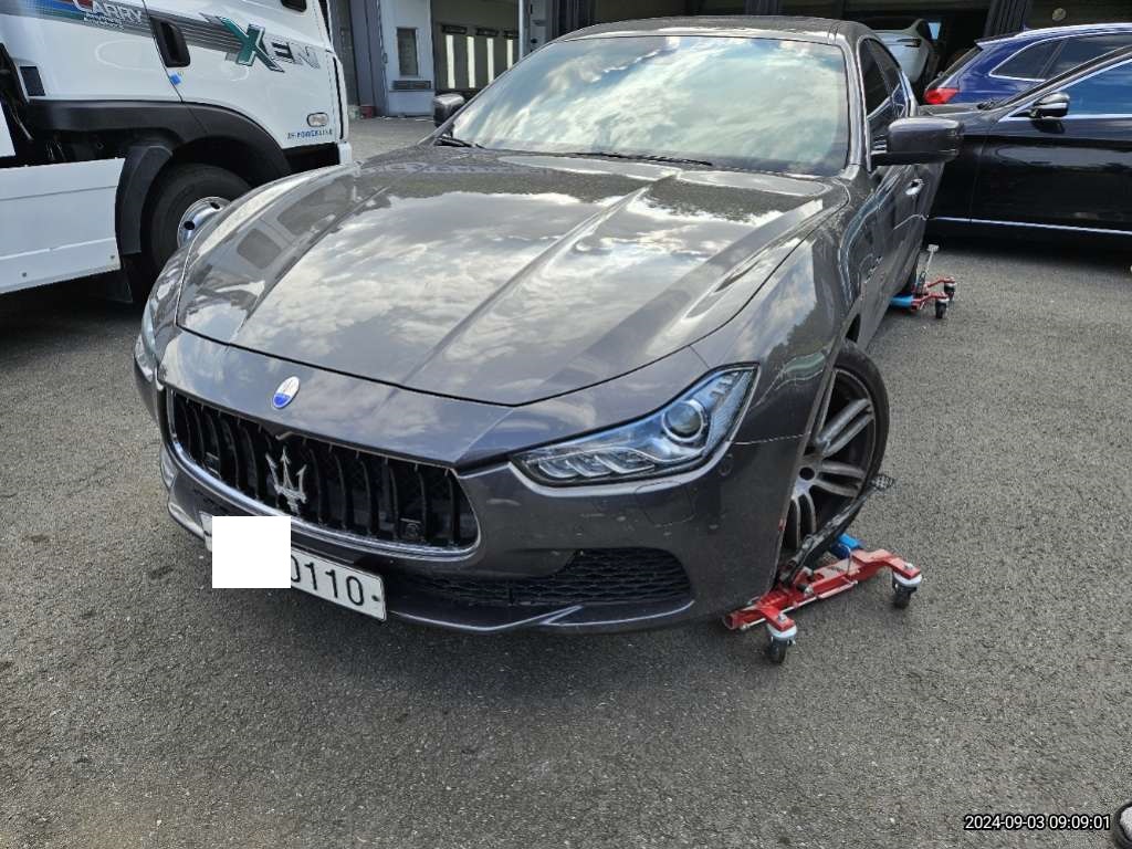 2016 Maserati Ghibli S Q4, photograph 3