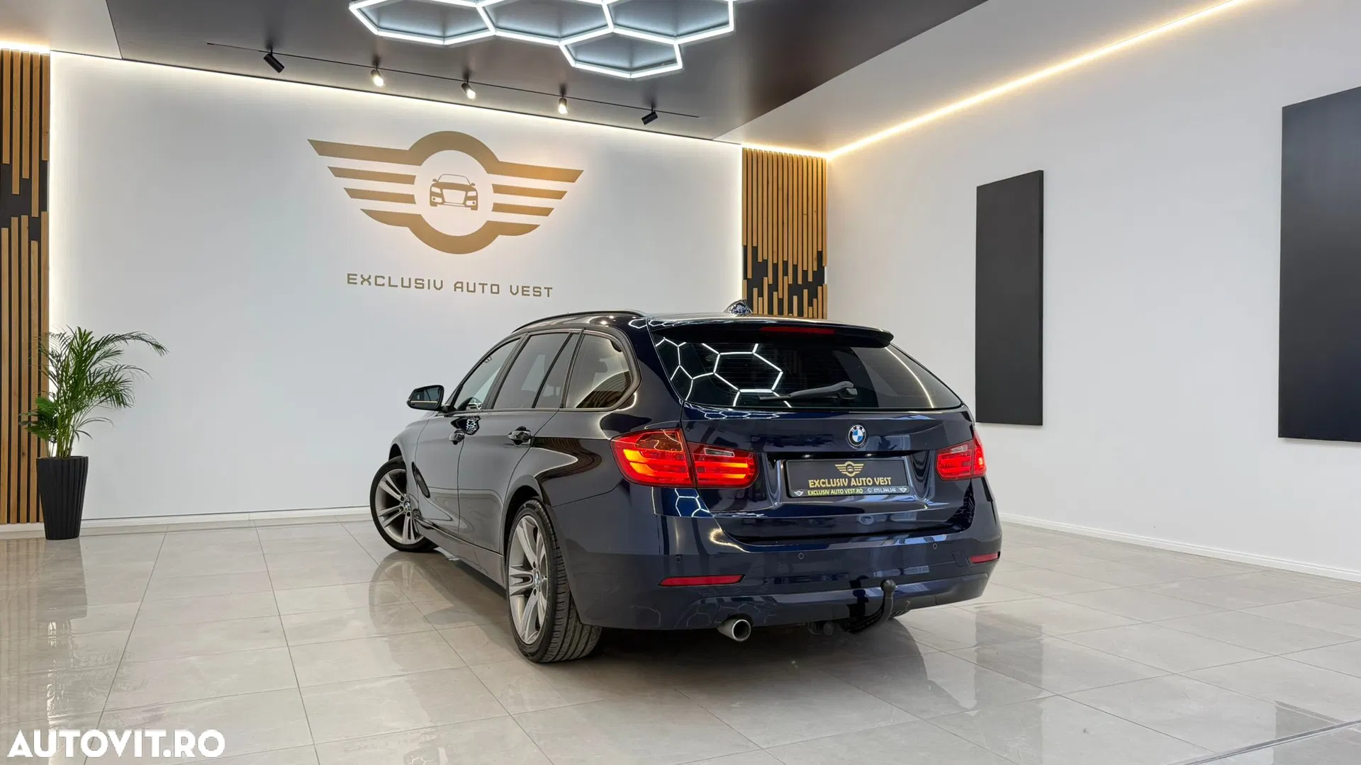 2013 BMW Seria 3 318d, photograph 4