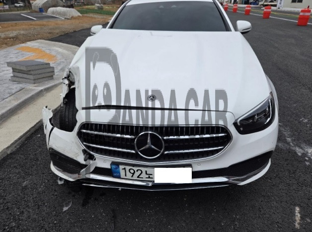 2021 Mercedes-Benz E250, photograph 1