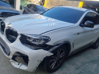 2021 BMW X4 xDrive20i, photograph 2