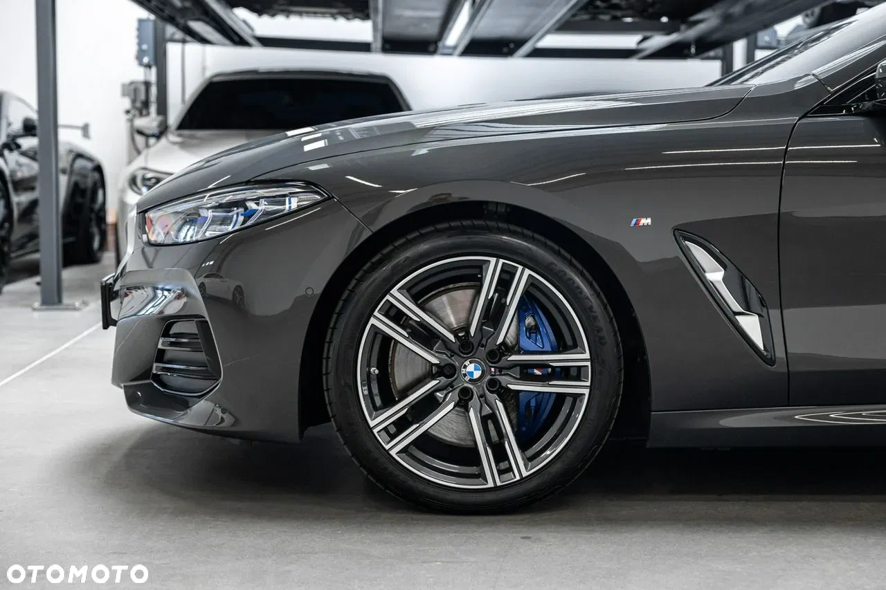 2025 BMW Seria 8 840i, photograph 12