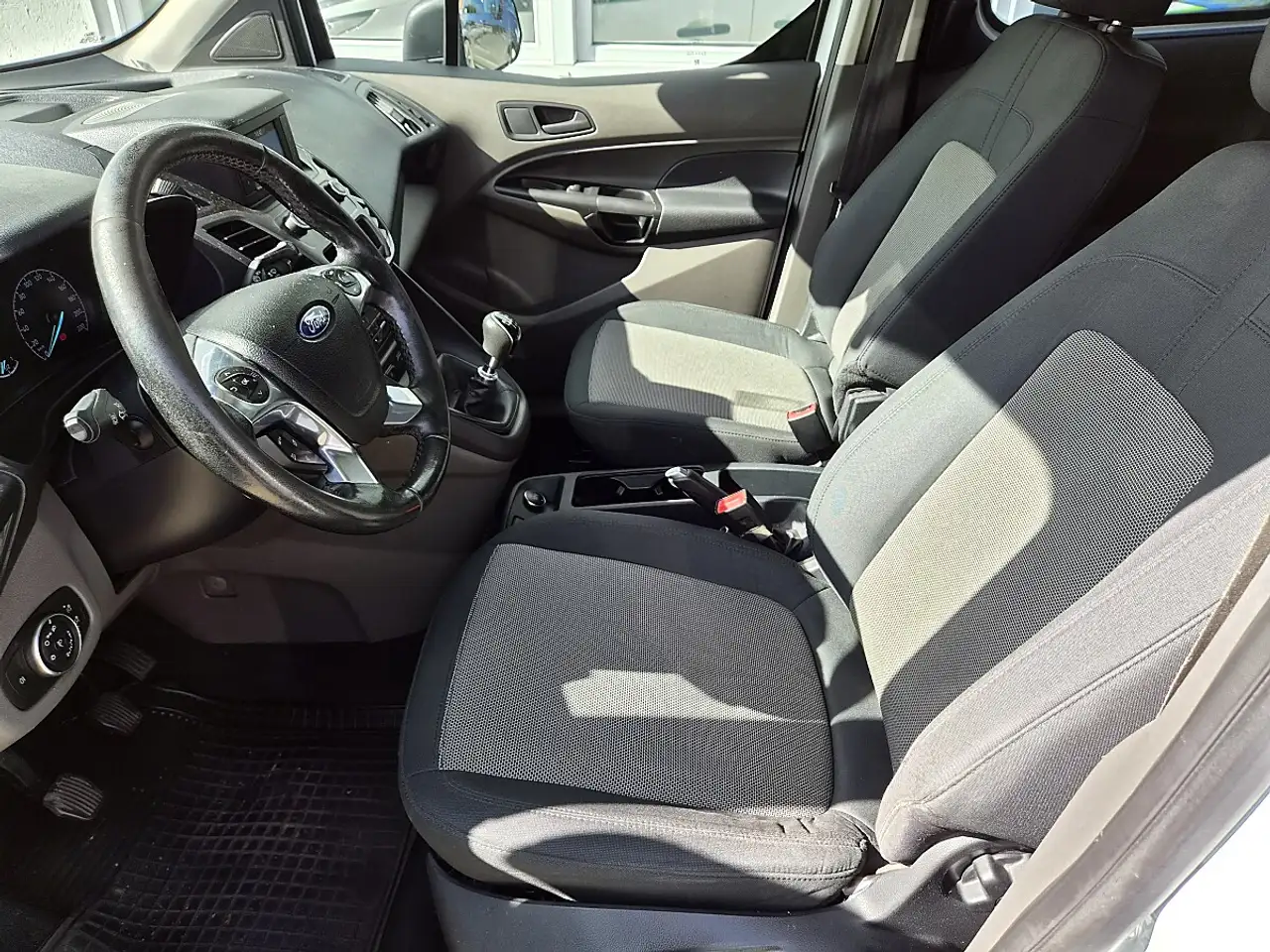 2019 Ford Tourneo Connect Trend 1,5 TDCi L1, photograph 7