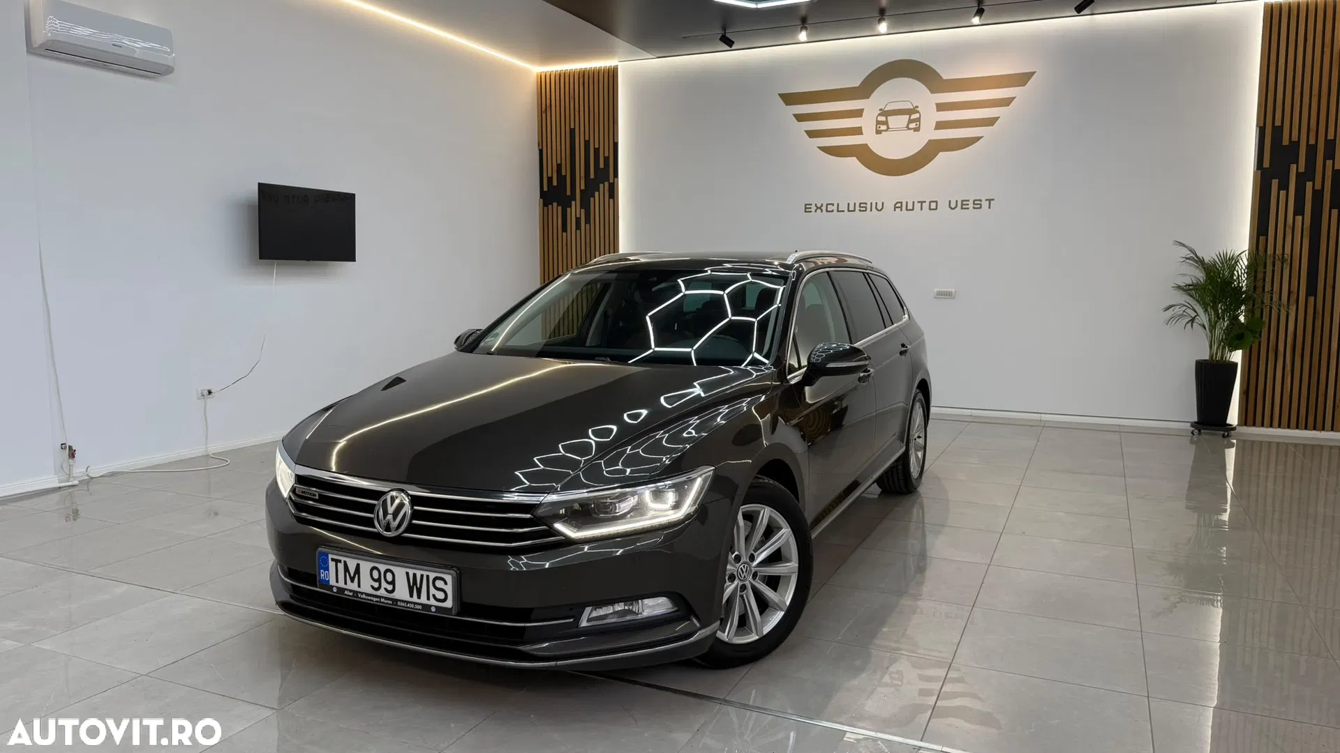 2016 Volkswagen Passat, photograph 2