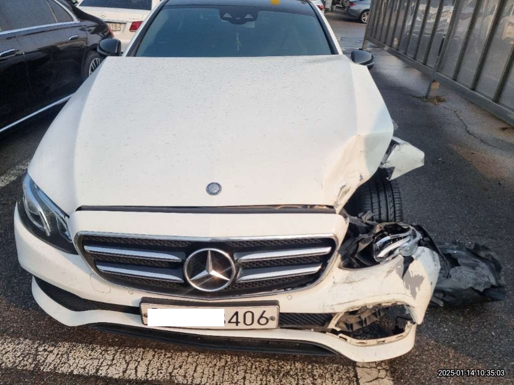 2017 Mercedes-Benz E220 d, photograph 1