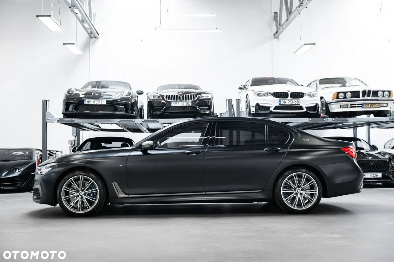 2018 BMW Seria 7 M760Li xDrive, photograph 8