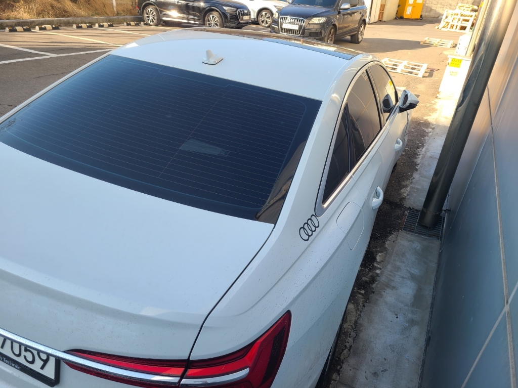 2021 Audi A6 40 TDI quattro, photograph 3
