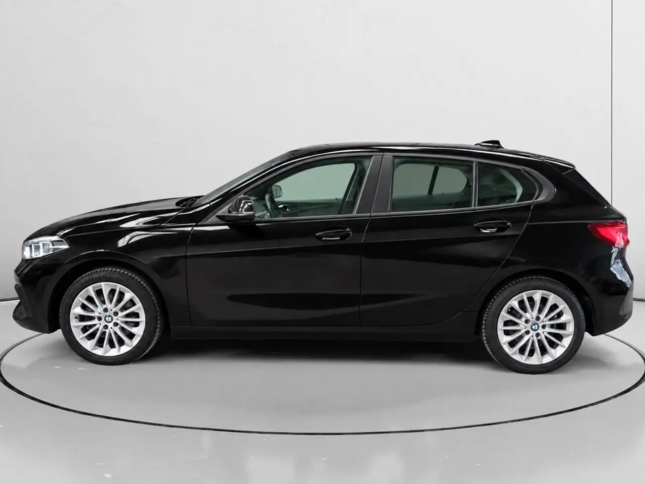 2022 BMW 116 116i, photograph 6
