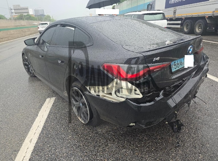 2022 BMW i4 eDrive40, photograph 5