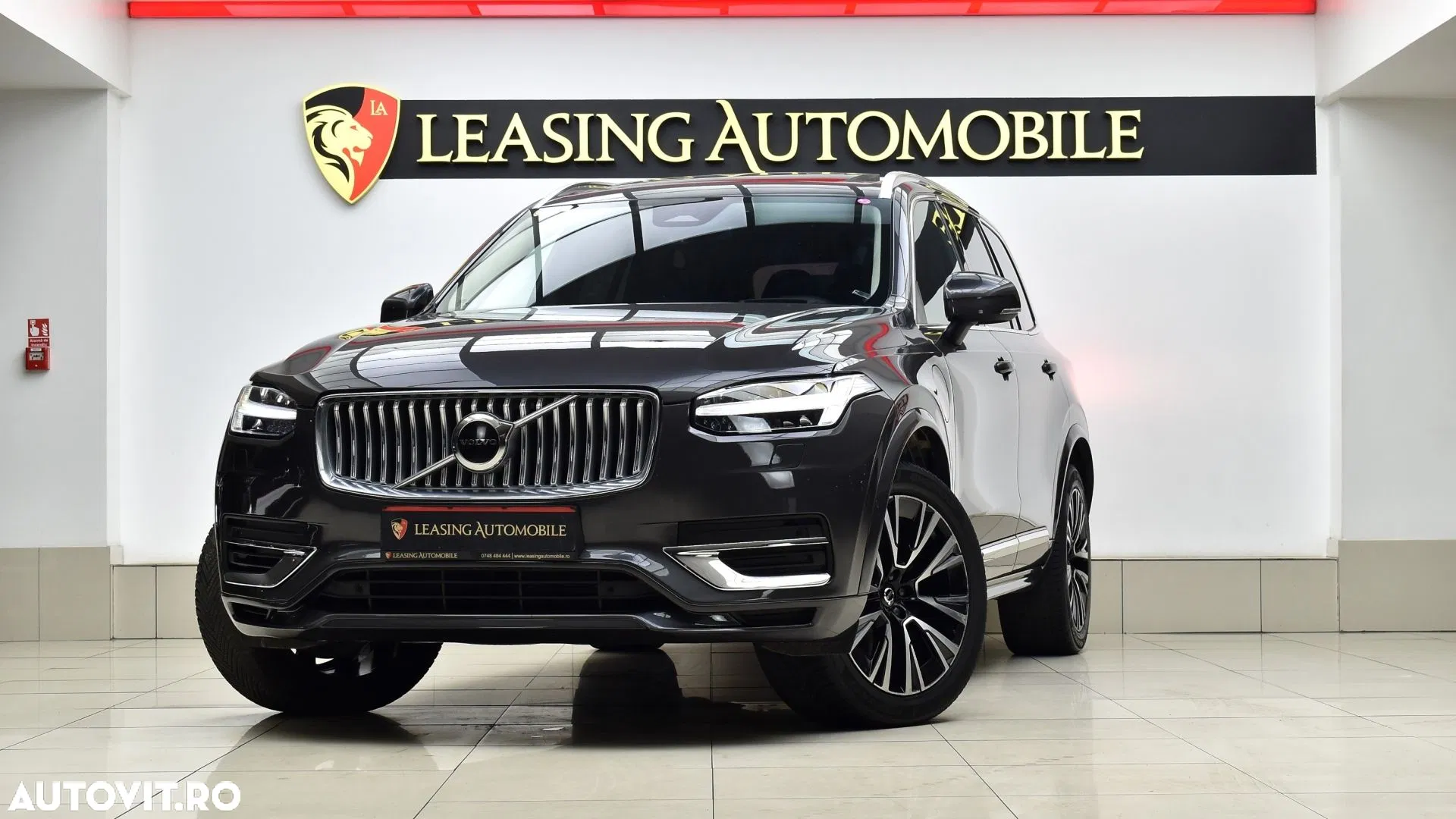 2023 Volvo XC 90 T8 AWD Recharge Ultimate Dark, photograph 1
