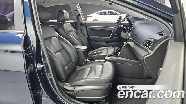 2019 Hyundai AVANTE 1.6, photograph 2
