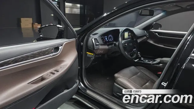 2017 Hyundai Grandeur 2.4 Premium, photograph 11