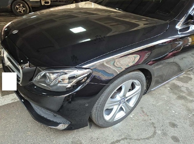 2017 Mercedes-Benz E220 d, photograph 4