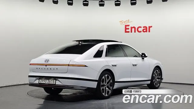 2023 Hyundai Grandeur 3.5 LPG 2WD, photograph 2