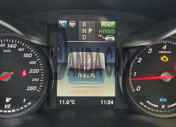 2019 Mercedes-Benz GLC350 e 4Matic, photograph 3