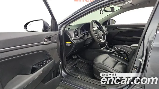 2017 Hyundai AVANTE 1.6 GDI Value Plus, photograph 8