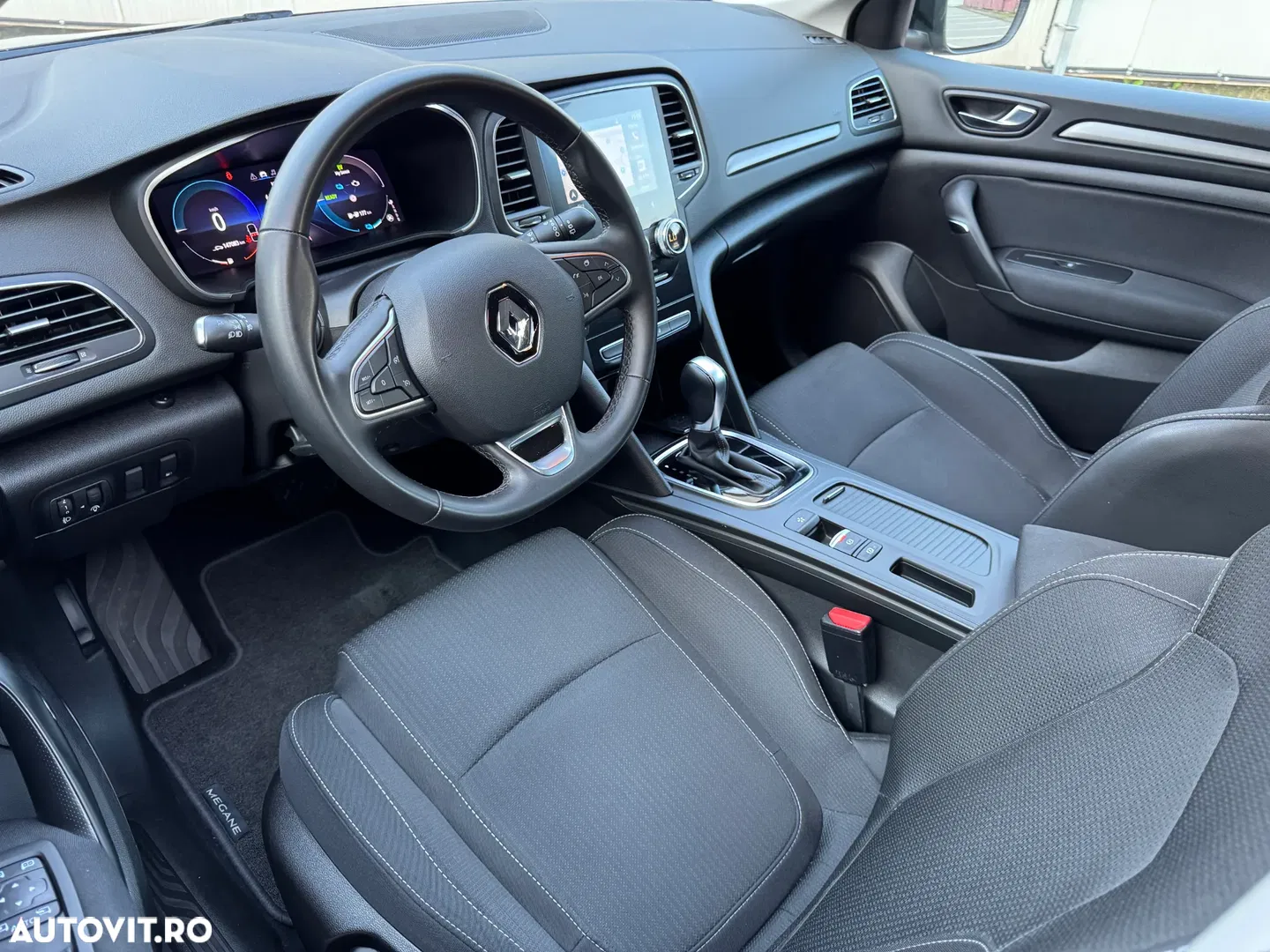 2021 Renault Megane E-TECH 160 INTENS, photograph 11