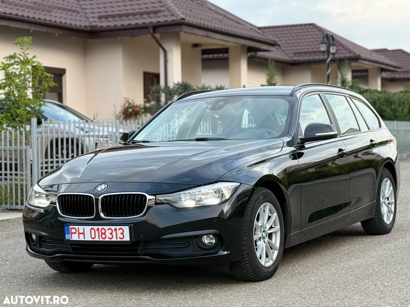 2017 BMW Seria 3, photograph 1