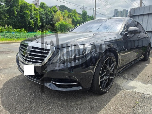 2017 Mercedes-Benz S500 4Matic L, photograph 4
