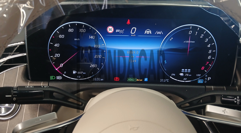 2026 Mercedes-Benz E 350 e 4MATIC, photograph 4