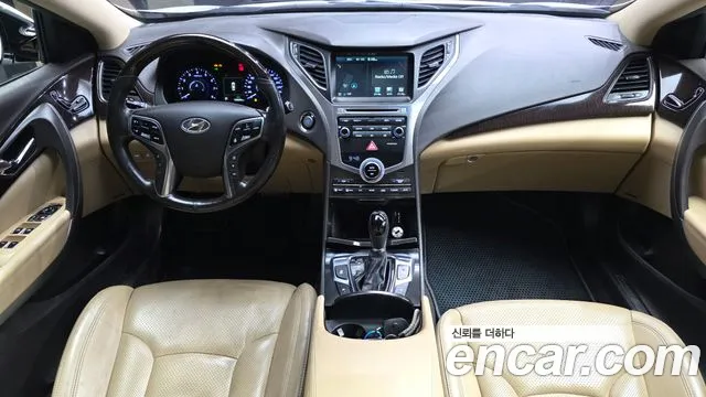 2015 Hyundai Grandeur HG300 Premium, photograph 3