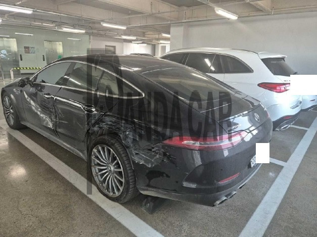 2020 Mercedes-AMG GT43 4Matic +, photograph 3