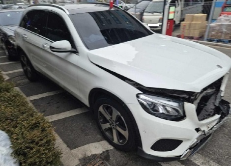 2017 Mercedes-Benz GLC220 d 4Matic, photograph 2