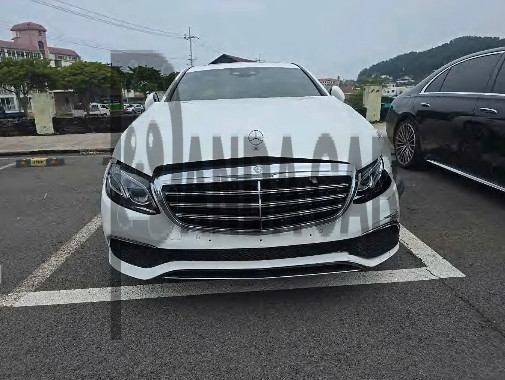 2017 Mercedes-Benz E220 d, photograph 3