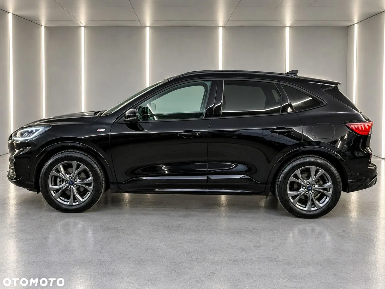 2022 Ford Kuga, photograph 5