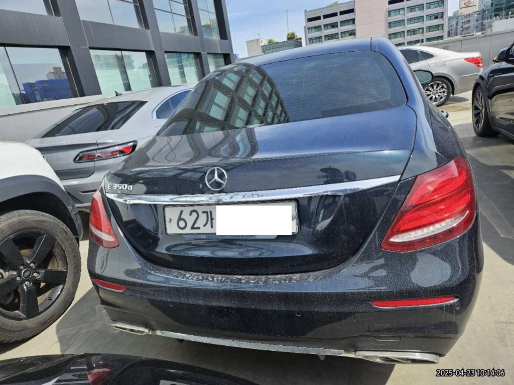 2017 Mercedes-Benz E350 d, photograph 4