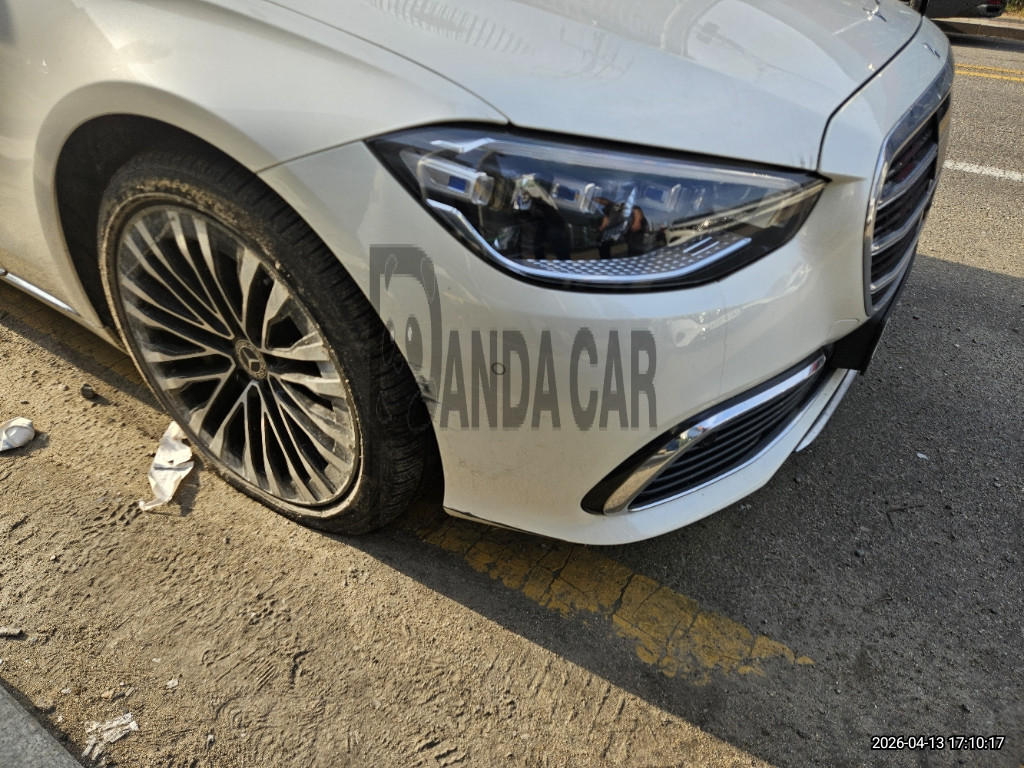 2021 Mercedes-Benz S580 4MATIC, photograph 3