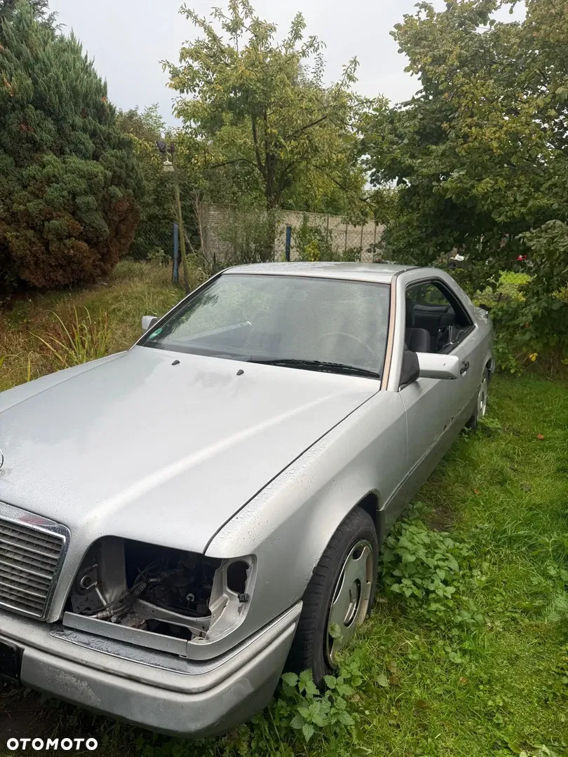 1995 Mercedes-Benz Klasa E, photograph 2