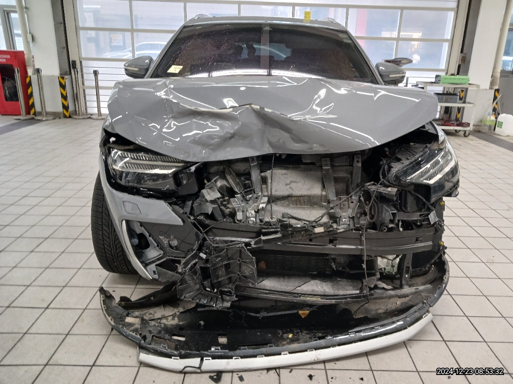 2022 Audi Q4 e-tron 40, photograph 1