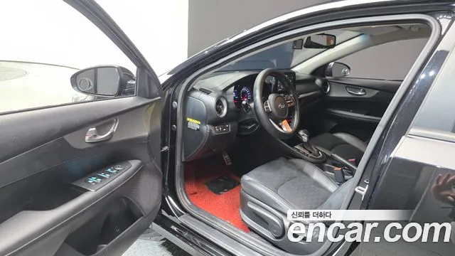 Kia K3 Luxury — photo 1 of 30