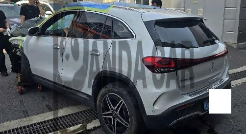 2024 Mercedes-Benz EQA250, photograph 2