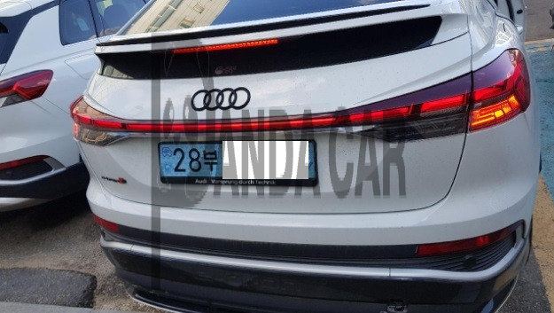 2025 Audi Q4 Sportback 45 etron, photograph 4