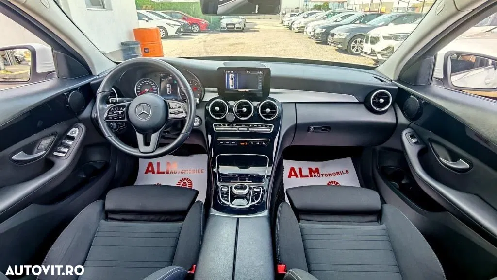2019 Mercedes-Benz C, photograph 2