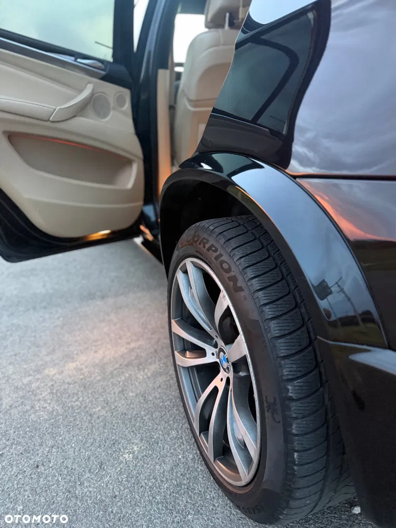 2011 BMW X5, photograph 8