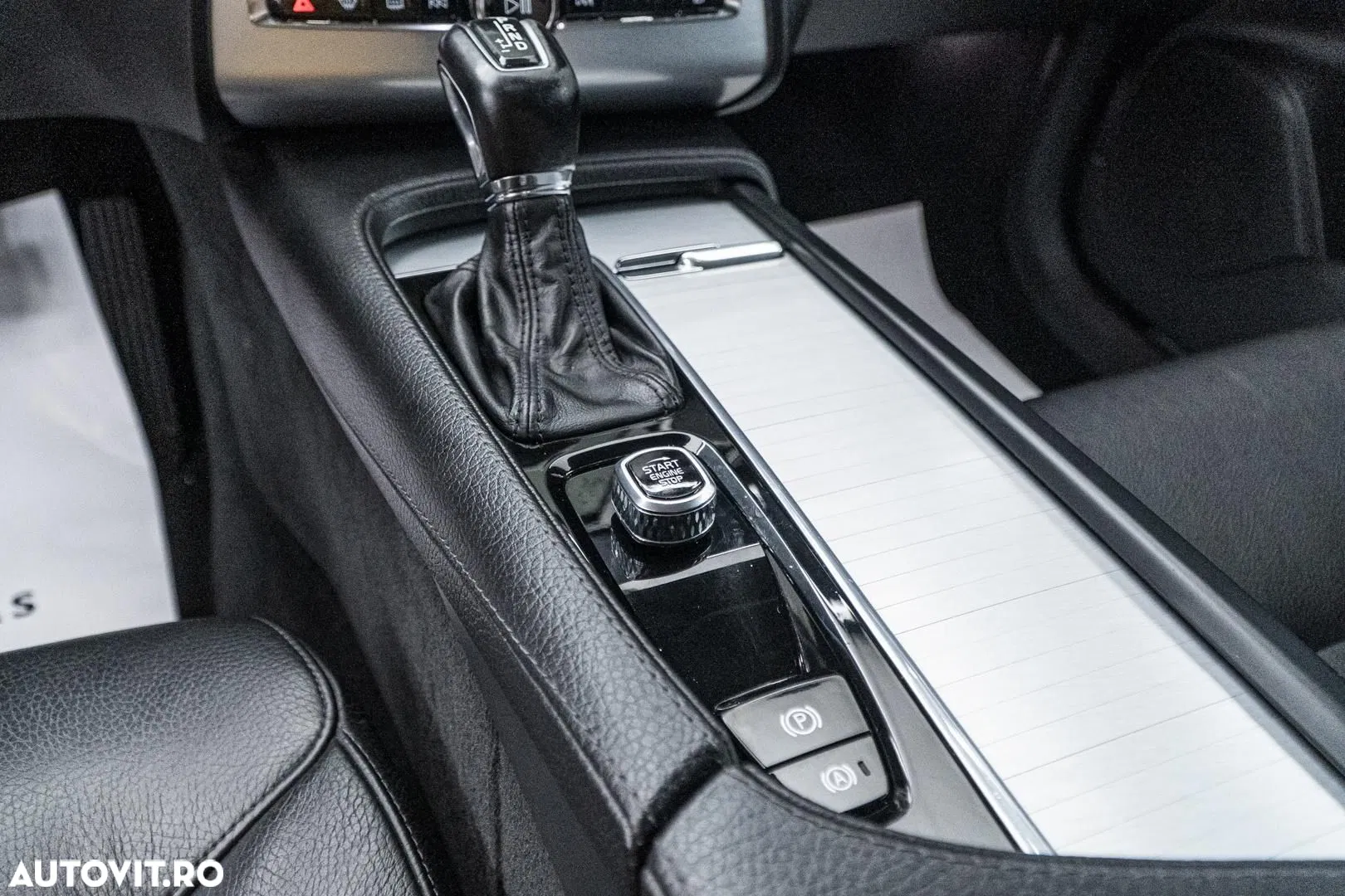2018 Volvo XC 90 D5 AWD Momentum, photograph 12
