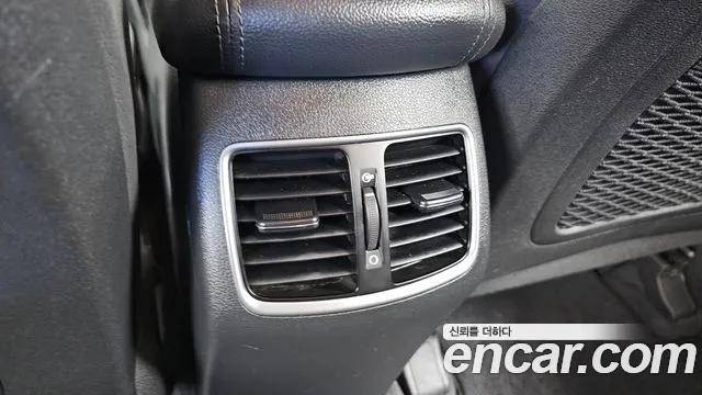 Hyundai Tucson Diesel 1.7 2WD — photo 1 of 36