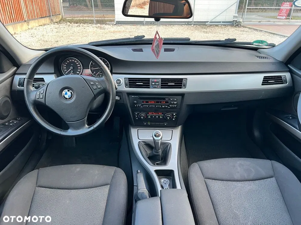 2006 BMW Seria 3, photograph 12