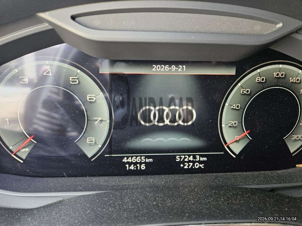 2022 Audi A6 45 TFSI quattro, photograph 2