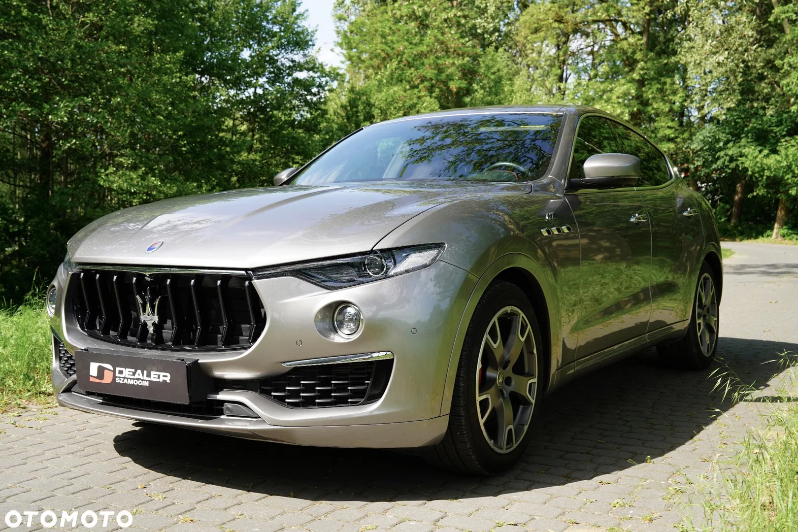 2022 Maserati Levante, photograph 1