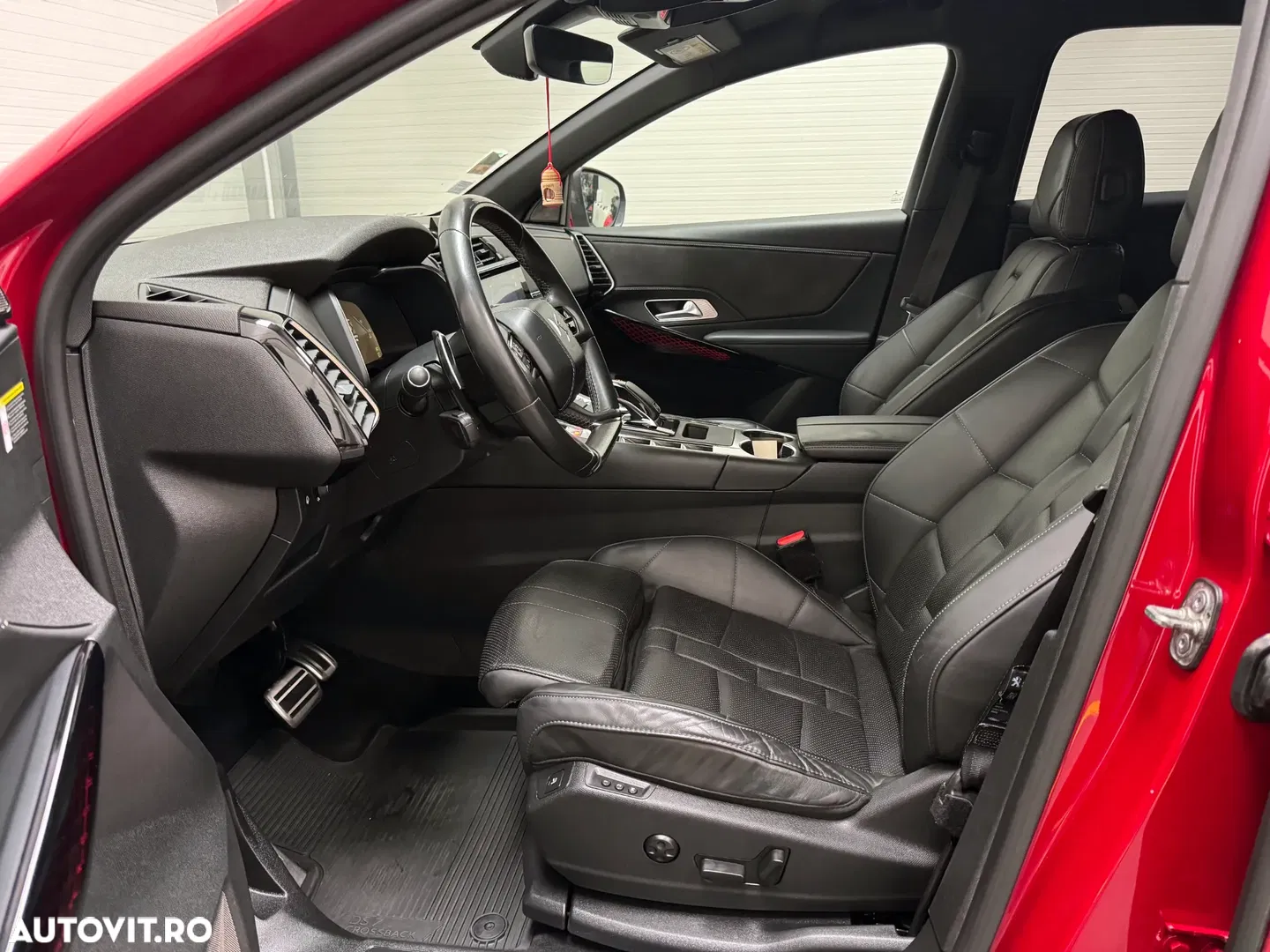 2018 DS Automobiles DS 7 Crossback, photograph 11